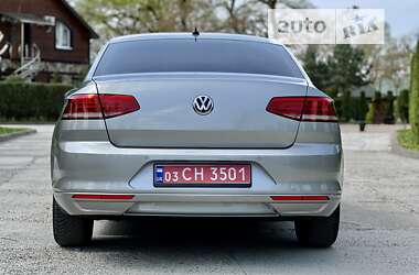 Седан Volkswagen Passat 2015 в Калуші