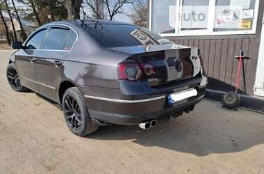 Седан Volkswagen Passat 2007 в Чернівцях