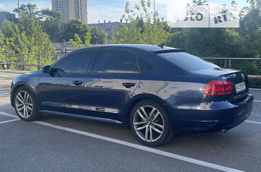 Седан Volkswagen Passat 2015 в Киеве