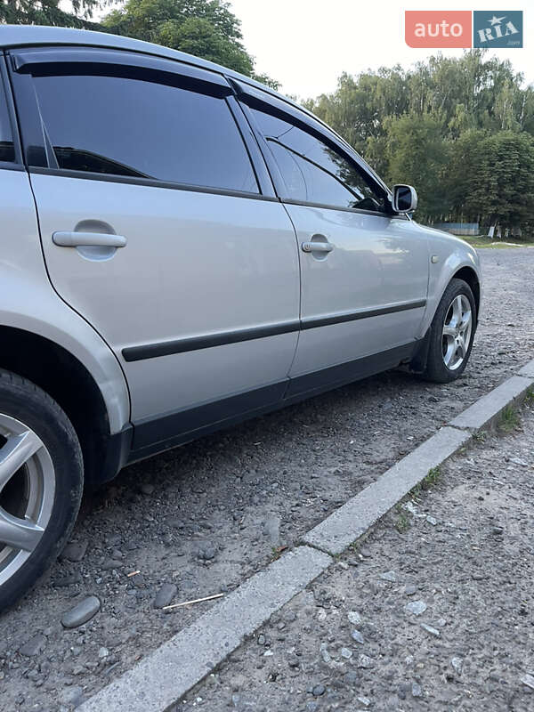 Седан Volkswagen Passat 1999 в Кицмани