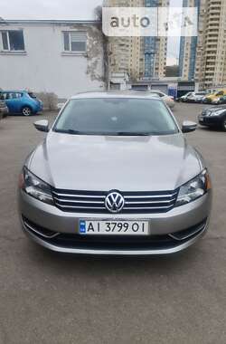 Седан Volkswagen Passat 2011 в Києві