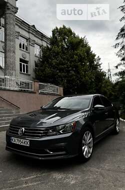 Седан Volkswagen Passat 2017 в Києві