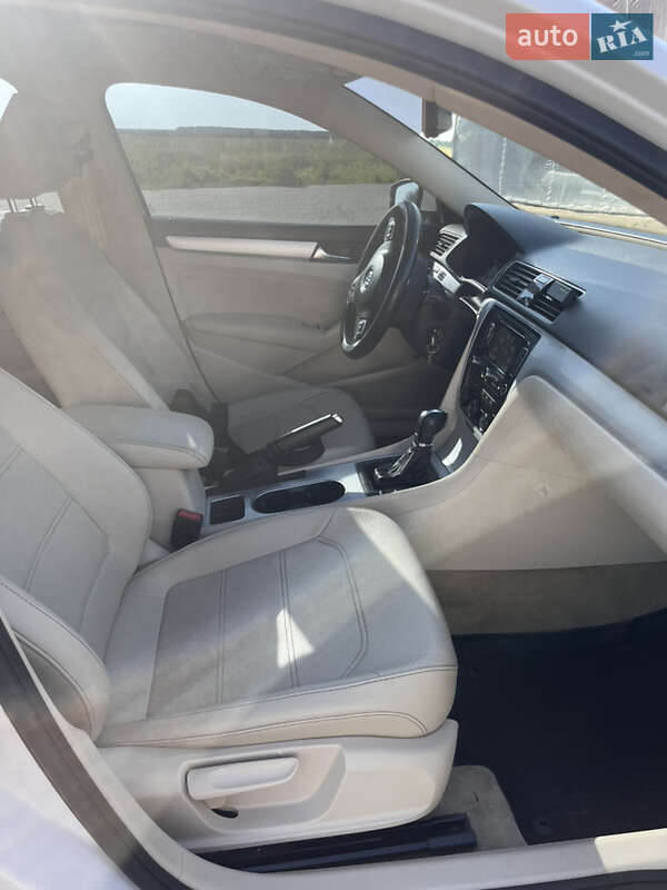 Седан Volkswagen Passat 2012 в Ивано-Франковске фото 10 Седан Volkswagen Passat 2012 в Ивано-Франковске