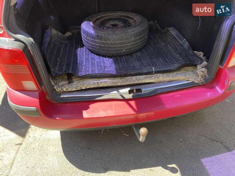 Универсал Volkswagen Passat 1998 в Староконстантинове