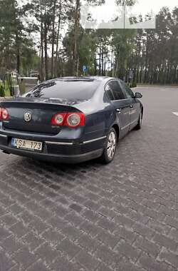 Седан Volkswagen Passat 2005 в Маневичах