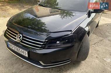 Седан Volkswagen Passat 2011 в Хусті