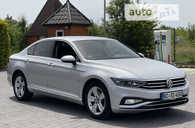 Седан Volkswagen Passat 2020 в Стрые