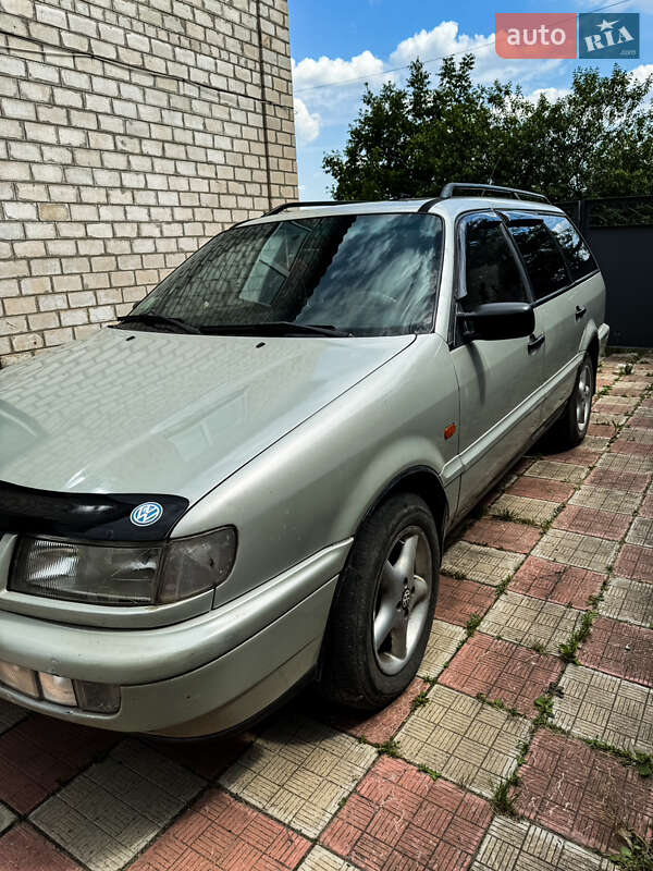 Універсал Volkswagen Passat 1994 в Балаклії