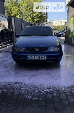 Седан Volkswagen Passat 1995 в Харкові