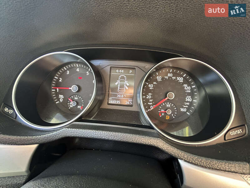 Седан Volkswagen Passat 2015 в Днепре