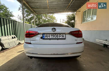 Седан Volkswagen Passat 2015 в 