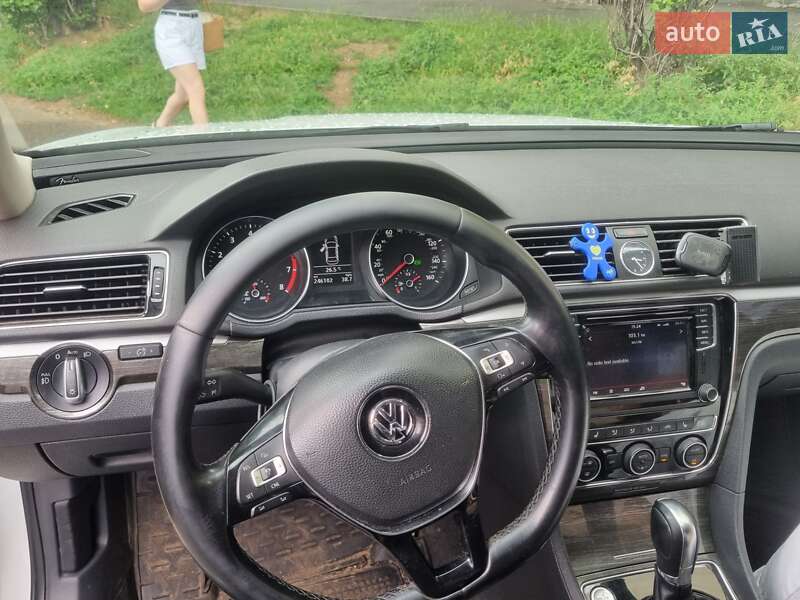 Седан Volkswagen Passat 2016 в Києві фото 5 Седан Volkswagen Passat 2016 в Києві