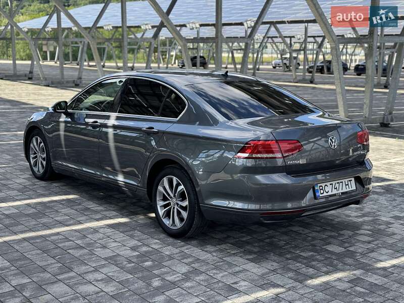 Седан Volkswagen Passat 2016 в Львове