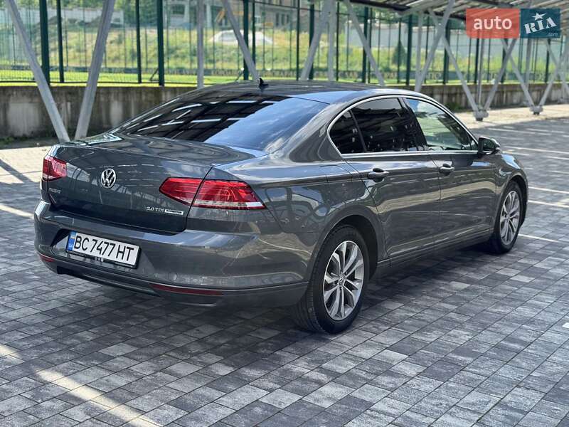 Седан Volkswagen Passat 2016 в Львове