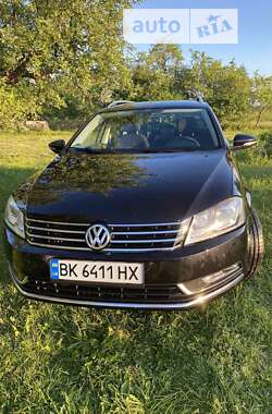 Універсал Volkswagen Passat 2011 в Луцьку