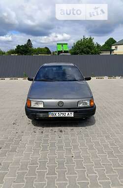 Седан Volkswagen Passat 1988 в Лановцах
