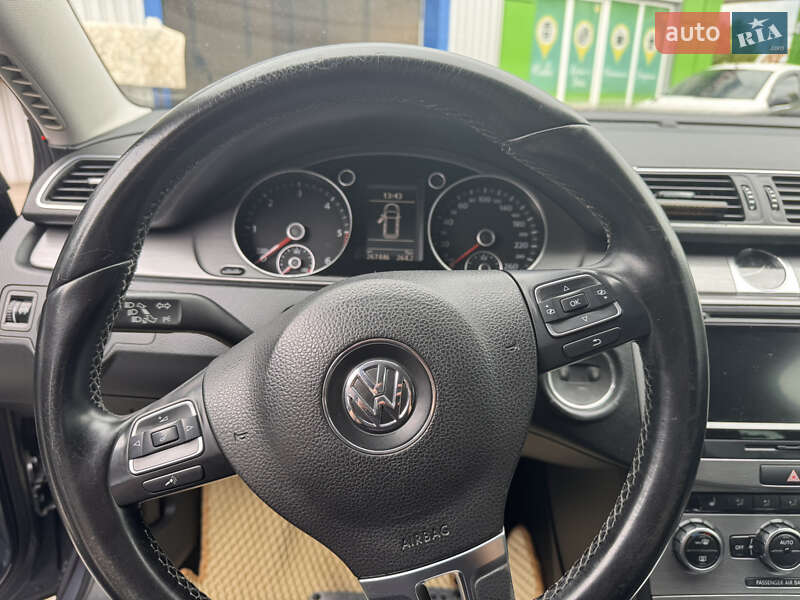 Универсал Volkswagen Passat 2014 в Житомире