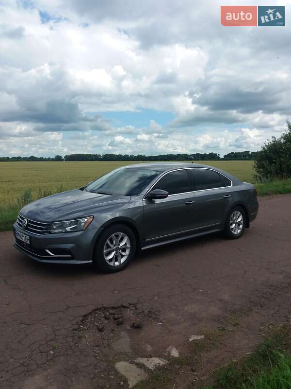 Седан Volkswagen Passat 2016 в Сумах