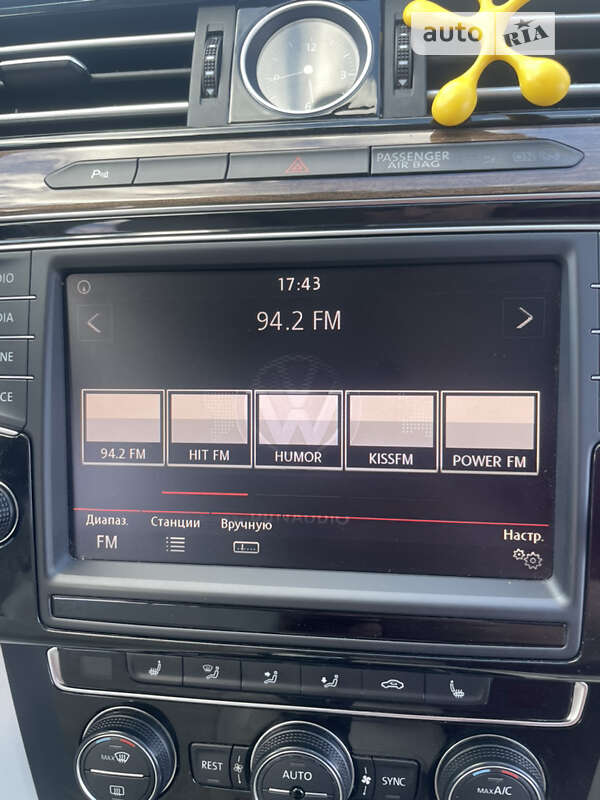 Универсал Volkswagen Passat 2015 в Вишневом