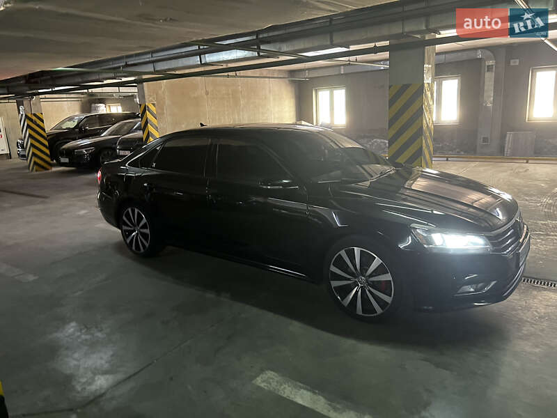 Седан Volkswagen Passat 2018 в Одессе