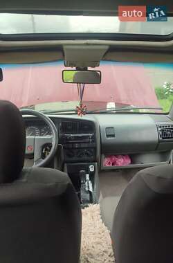 Седан Volkswagen Passat 1989 в 