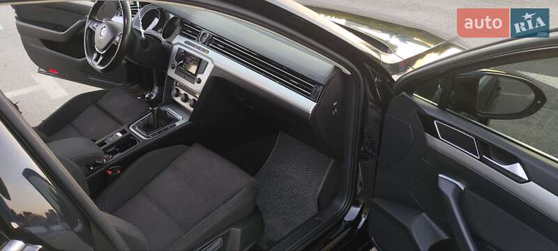 Седан Volkswagen Passat 2016 в Тячеве