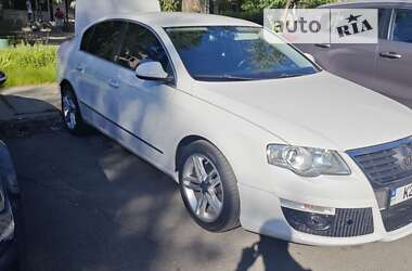 Седан Volkswagen Passat 2008 в Киеве