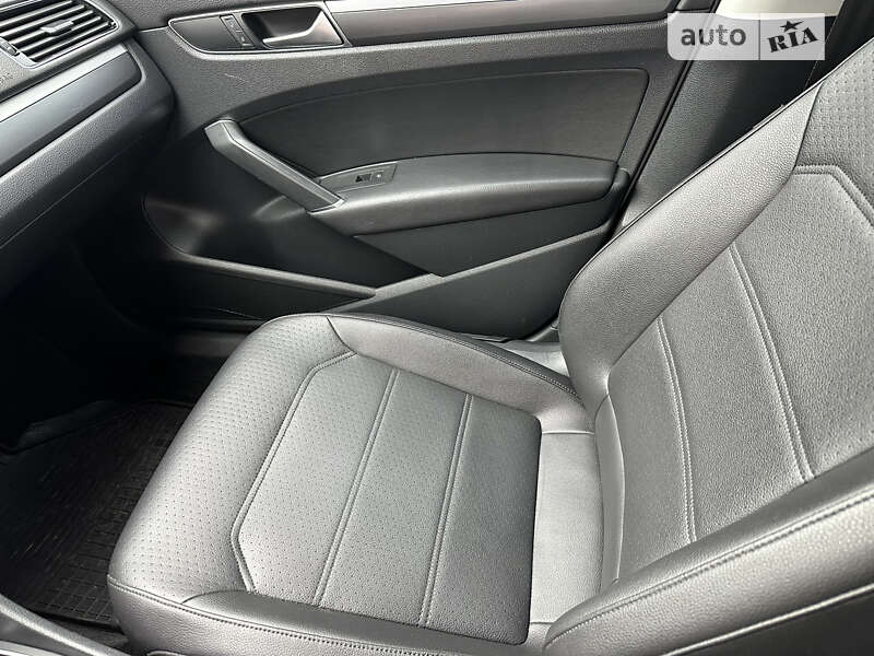 Седан Volkswagen Passat 2016 в Обухове