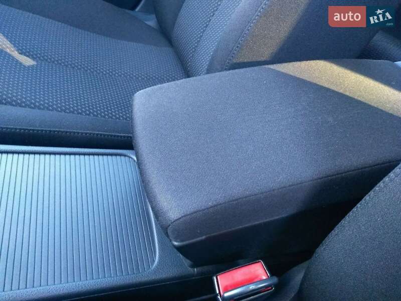 Универсал Volkswagen Passat 2009 в Харькове