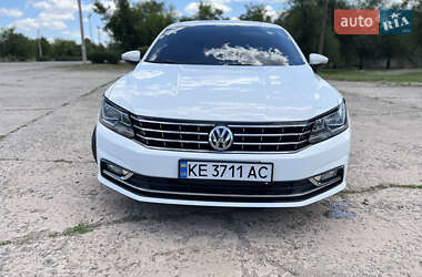 Седан Volkswagen Passat 2017 в Кривом Роге