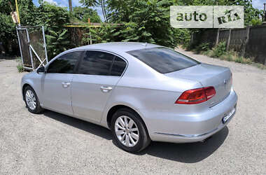 Седан Volkswagen Passat 2013 в Одесі