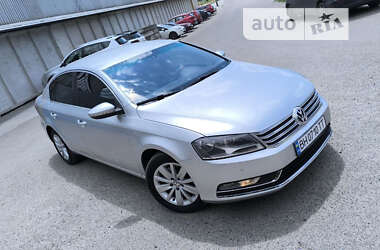 Седан Volkswagen Passat 2013 в Одесі