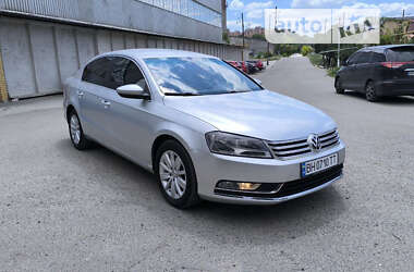 Седан Volkswagen Passat 2013 в Одесі