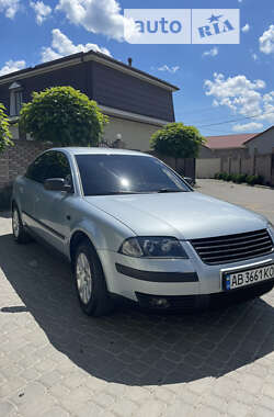 Седан Volkswagen Passat 2001 в Тульчині