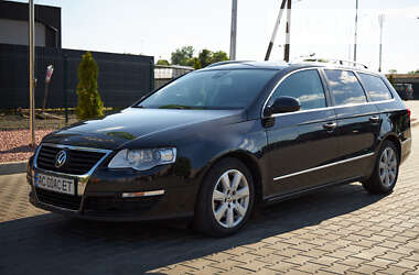 Універсал Volkswagen Passat 2010 в Луцьку