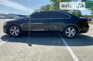 Седан Volkswagen Passat 2012 в Одесі