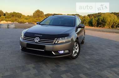 Універсал Volkswagen Passat 2011 в Хмельницькому