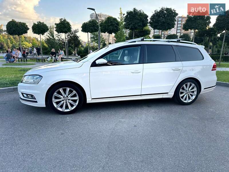Універсал Volkswagen Passat 2013 в Дніпрі