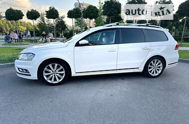 Універсал Volkswagen Passat 2013 в Дніпрі