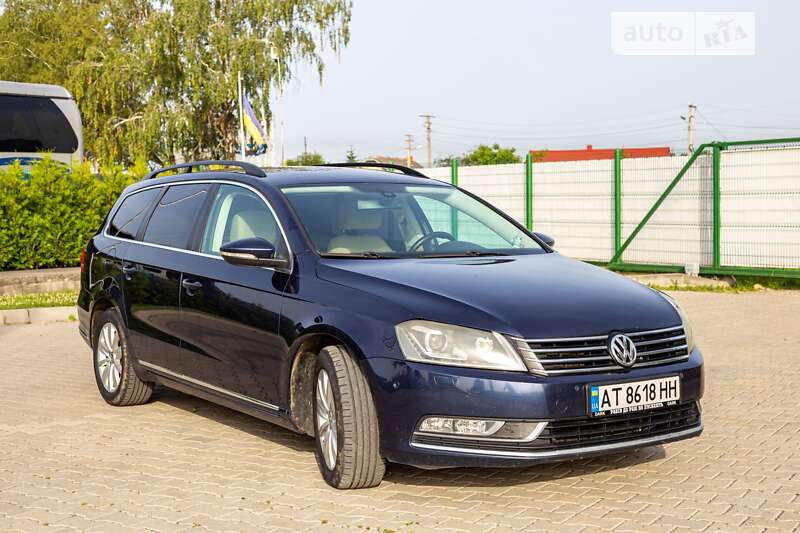 Універсал Volkswagen Passat 2012 в Івано-Франківську
