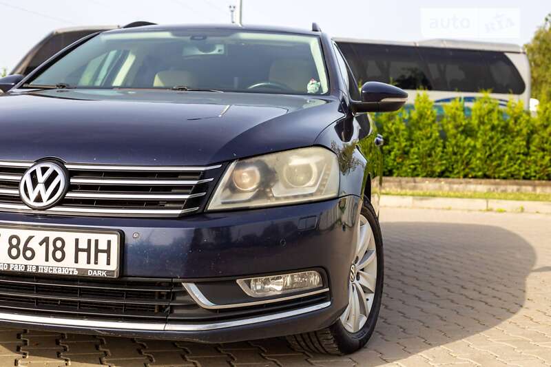 Універсал Volkswagen Passat 2012 в Івано-Франківську