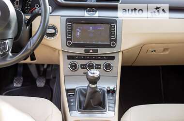 Универсал Volkswagen Passat 2012 в Ивано-Франковске