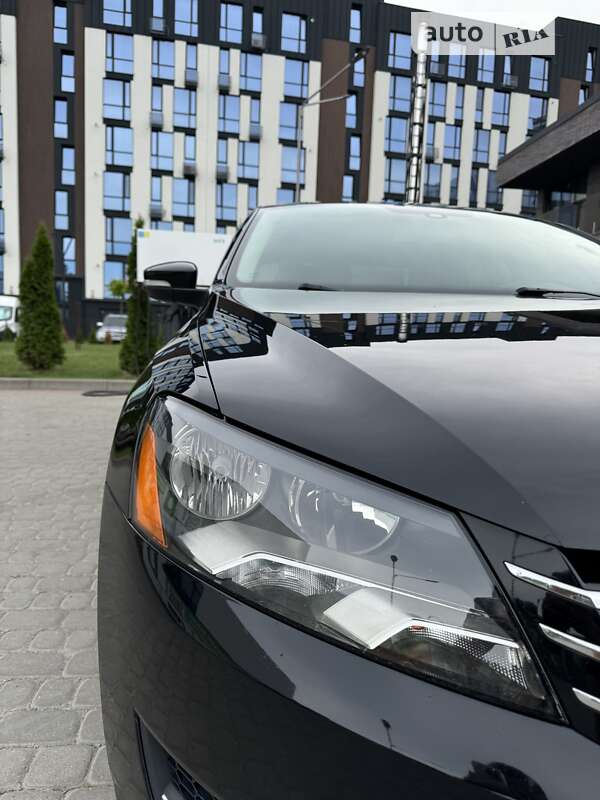 Седан Volkswagen Passat 2013 в Ивано-Франковске