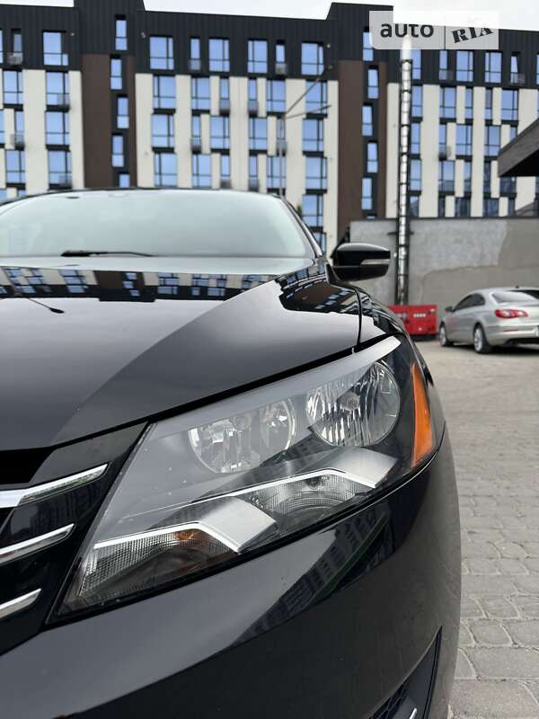 Седан Volkswagen Passat 2013 в Ивано-Франковске