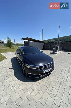 Седан Volkswagen Passat 2015 в Виноградові