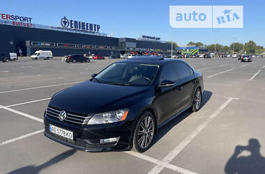 Седан Volkswagen Passat 2011 в Днепре