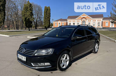 Універсал Volkswagen Passat 2013 в Вінниці