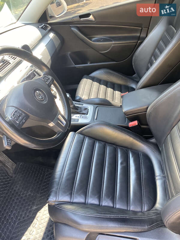 Универсал Volkswagen Passat 2010 в Житомире
