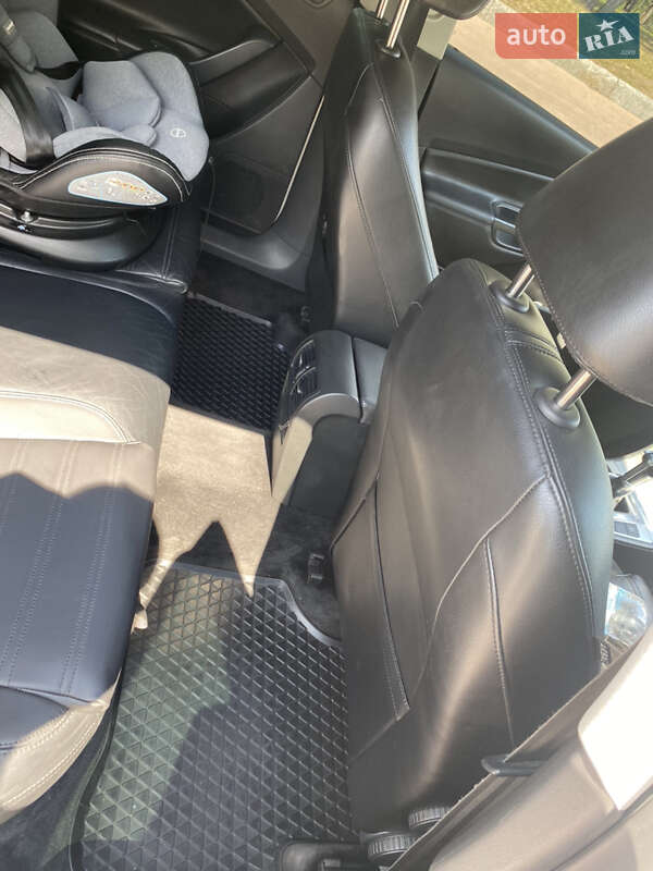 Универсал Volkswagen Passat 2010 в Житомире