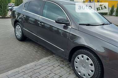 Седан Volkswagen Passat 2007 в Рівному